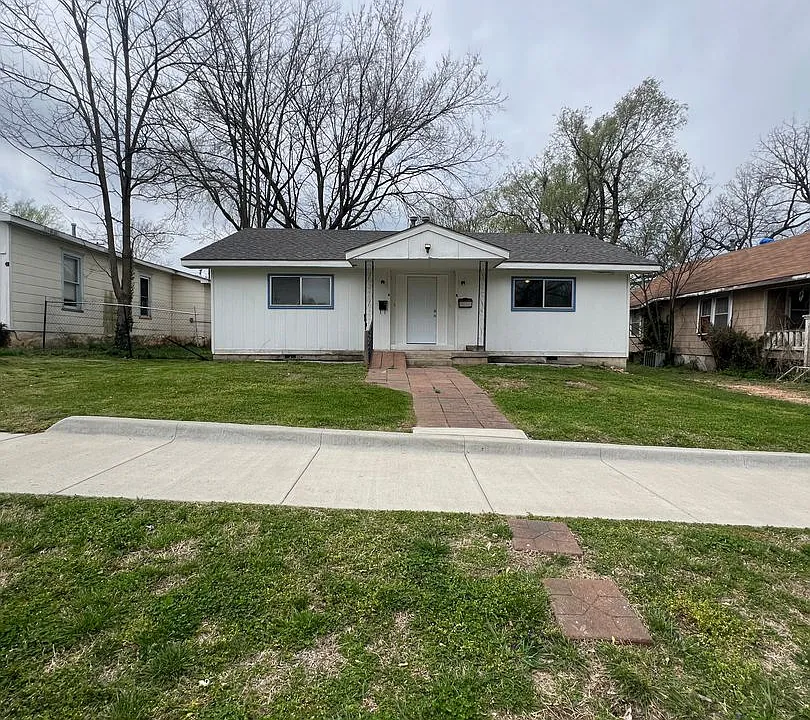 2305 N Prospect Ave #B