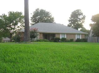 140 Westline Ct, Wake Village, TX 75501