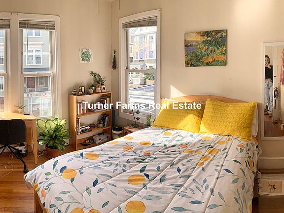 5th image of 75 Hillside St #2