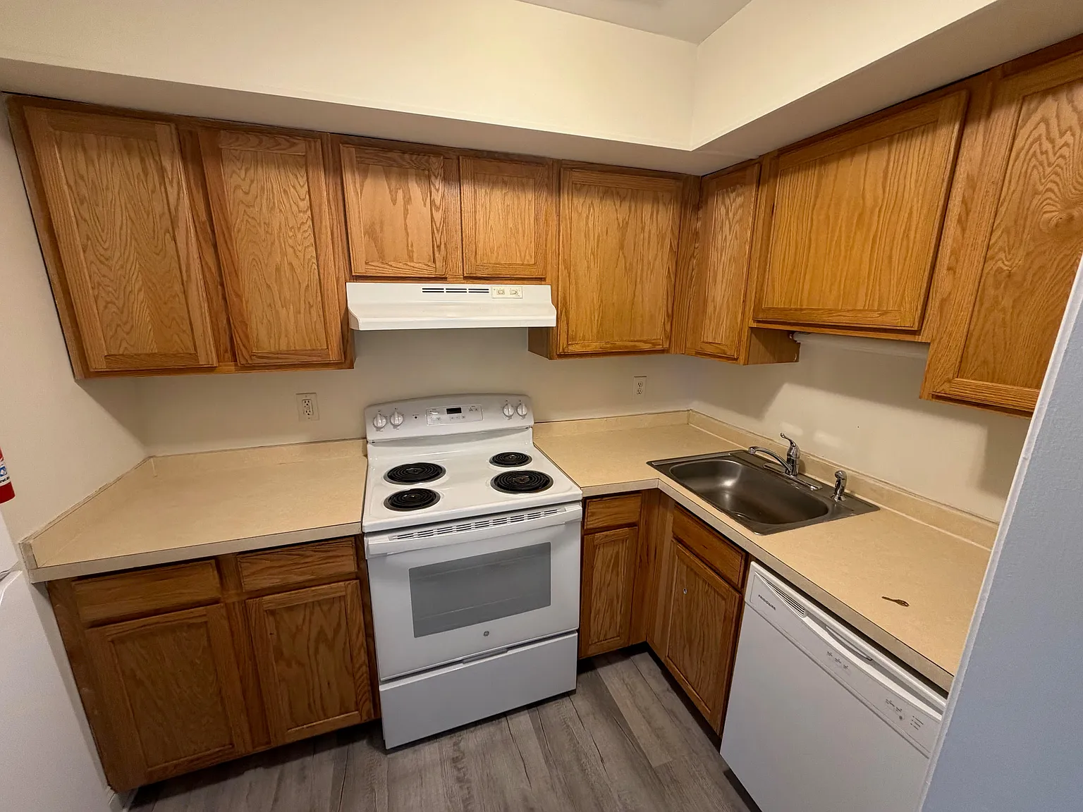 2 bed, 900 sqft, $1,400 — Photo 4