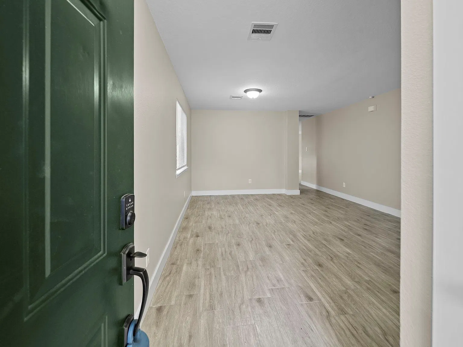 3 bed, 2.0 bath, 1440 sqft, $1,950 — Photo 4
