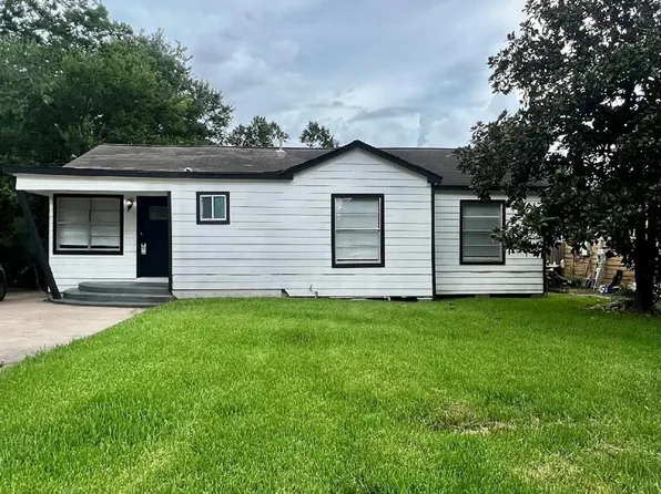 306 Rustic Dr, Pasadena, TX 77502