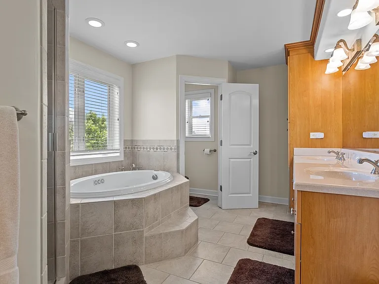 9620 Dolphin Run — Photo 15