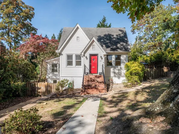 201 Macarthur Rd, Alexandria, VA 22305