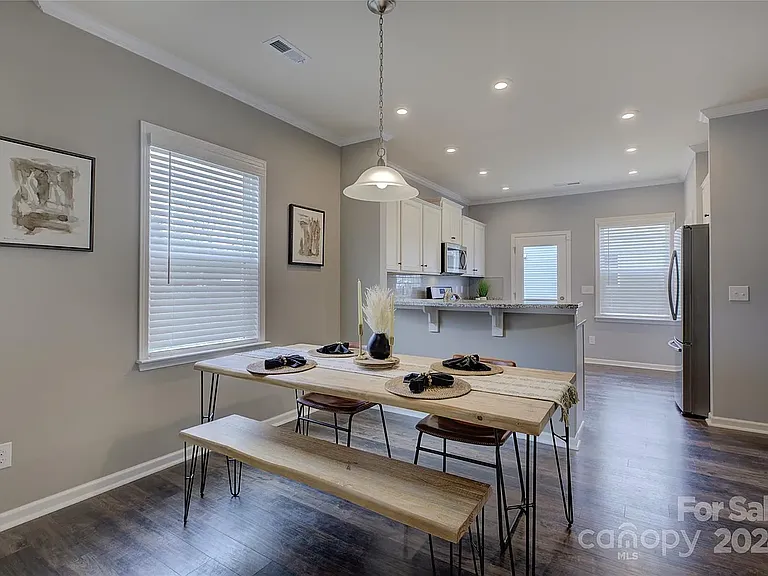 7134 Thornrose Dr — Photo 12
