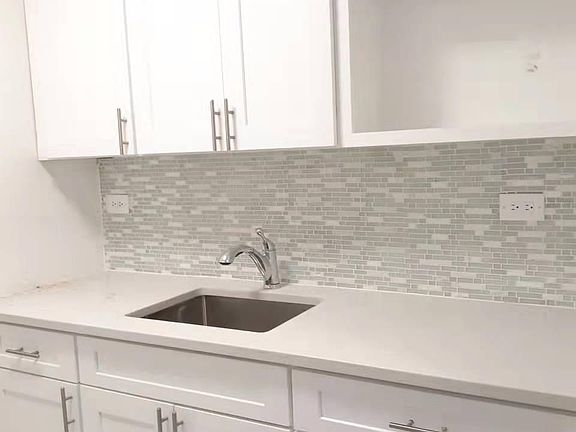 2nd image of 152-18 Union Tpke Floor 2