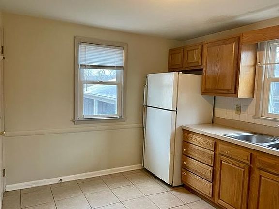 3rd image of 85 W Wood St