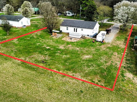2nd image of 475 Mill St