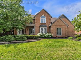 6865 Kings Mill Dr, Canton, MI 48187
