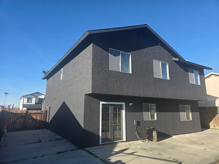 4820 Katrina Pl — Photo 2