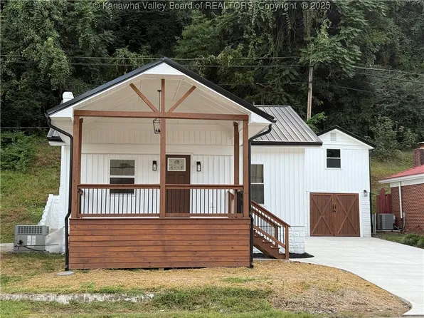 3081 Old Logan Rd, Logan, WV 25601