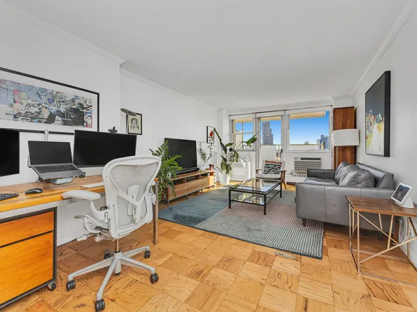 75 Henry Street image 2 of 8