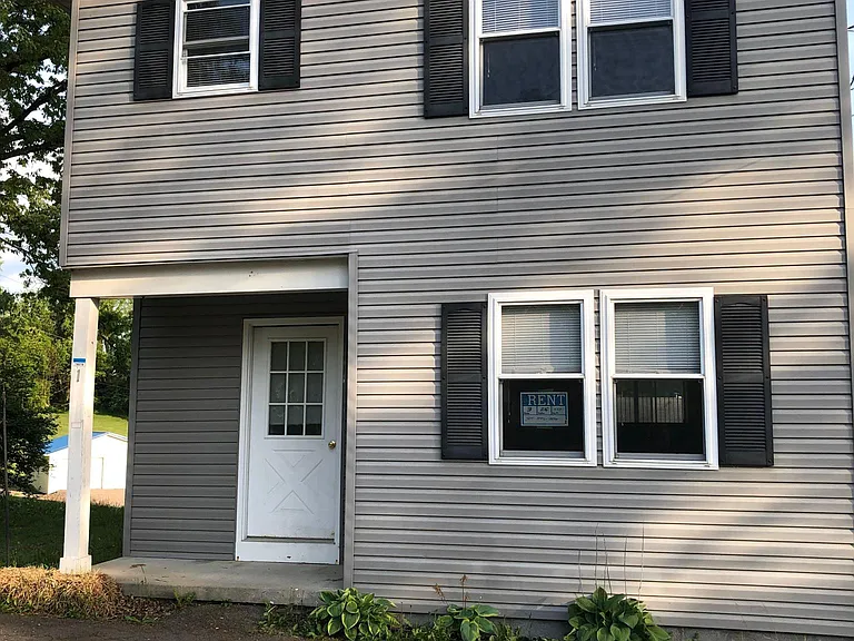 1 Weaver Town Homes — Photo 1