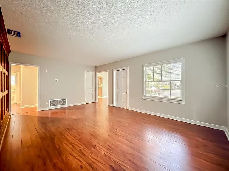 21 N Mills Ave — Photo 6