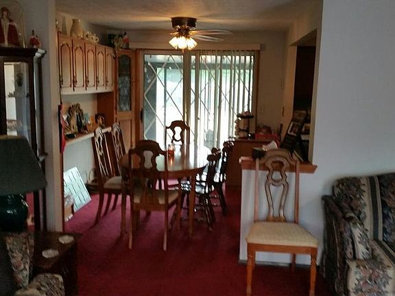 3rd image of 35327 Chaucer Dr