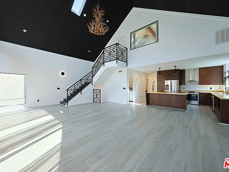 2230 Glendale Blvd — Photo 8