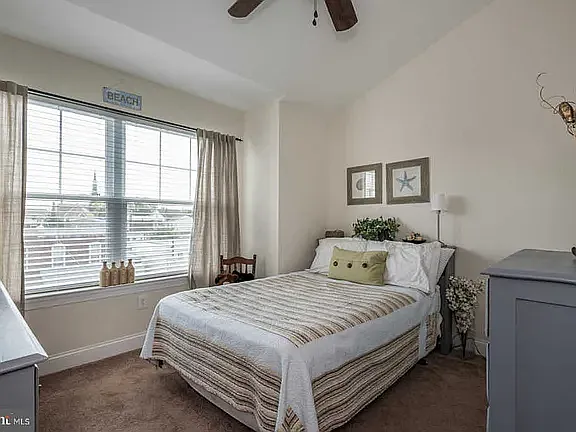 532 Green Ln — Photo 13