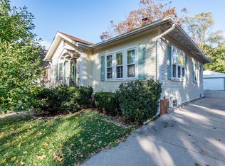 1605 Henry Pl, Waukegan, IL 60085