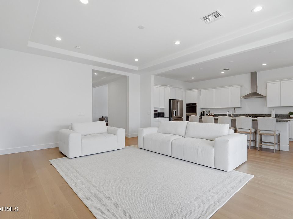 1st image of 40583 W DESERT FAIRWAYS Drive