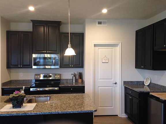 3rd image of 8173 Valley Crossing Dr