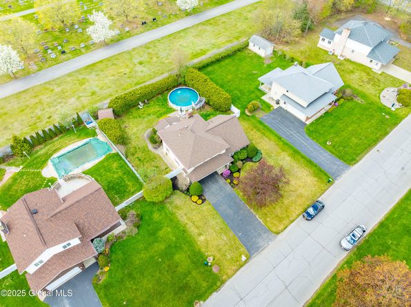 320 Dolan Drive, Schenectady, NY 12306