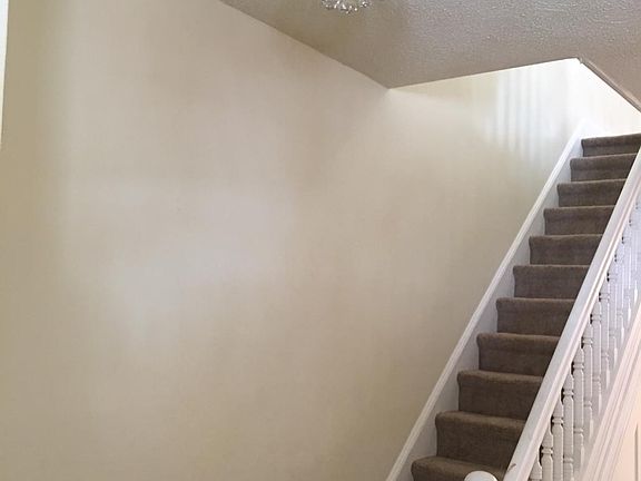 4th image of 524 E 10th St