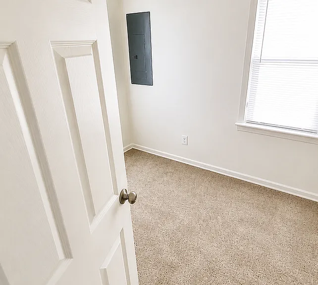 2515 Markham St — Photo 10