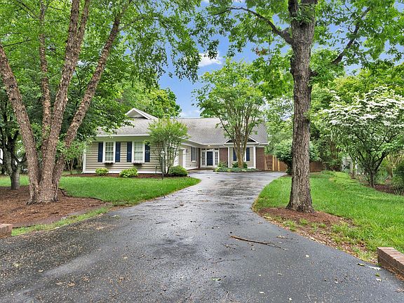 2nd image of 10905 Cedar Creek Dr