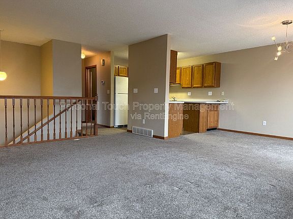 3rd image of 2733 33 1/2 Ave S