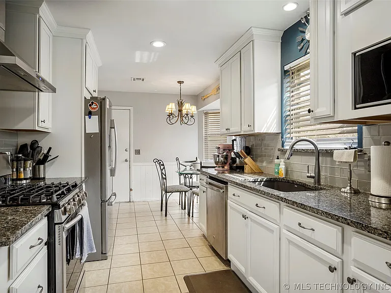 8940 E 16th Pl — Photo 9