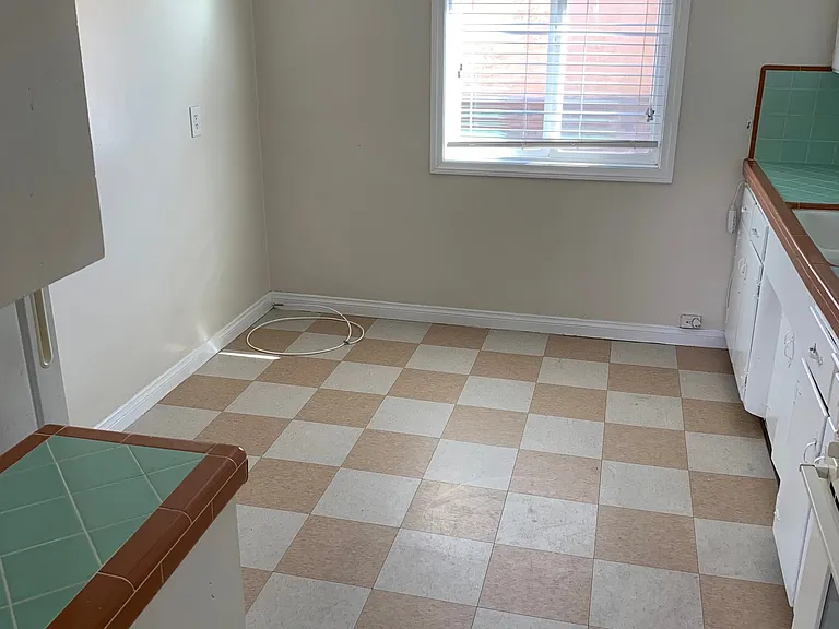 4664 Hamilton St #4664.5 — Photo 6