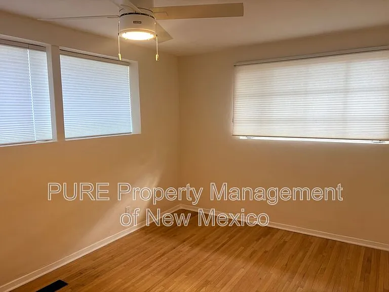 1013 Richmond Dr SE — Photo 11