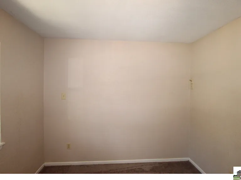 409 Oak St — Photo 34