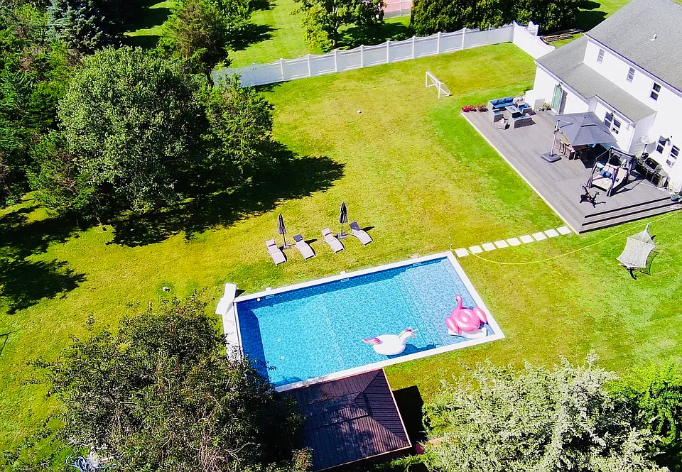 265 Old Field Ct