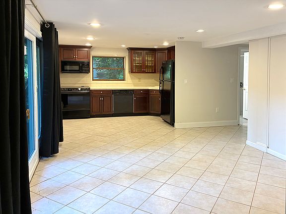 Living Room/Kitchen