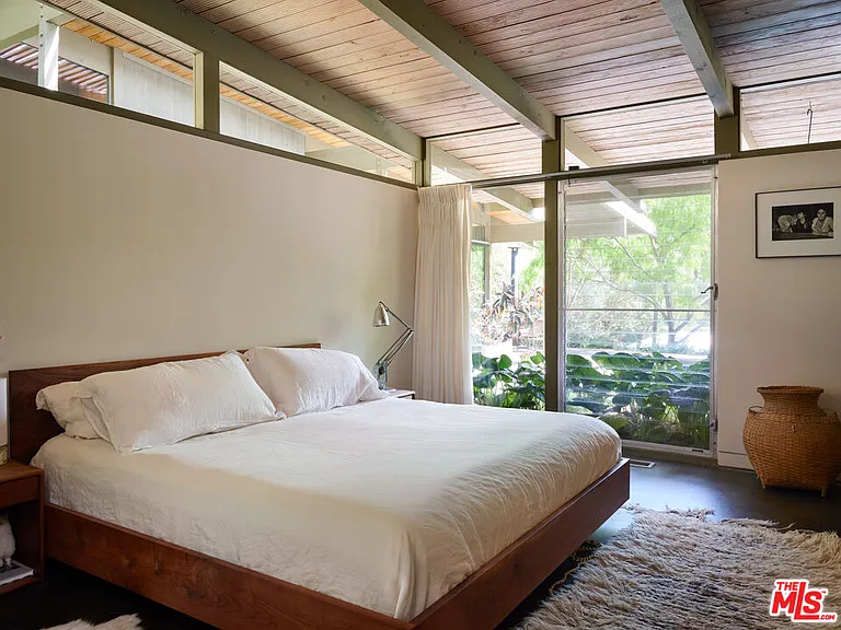 8973 Wonderland Park Ave — Photo 23