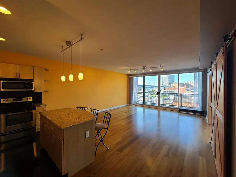 1237 Washington Ave #906 — Photo 3
