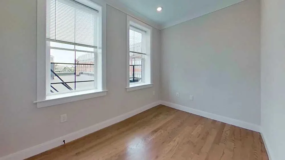 4 bed, $4,650 — Photo 3