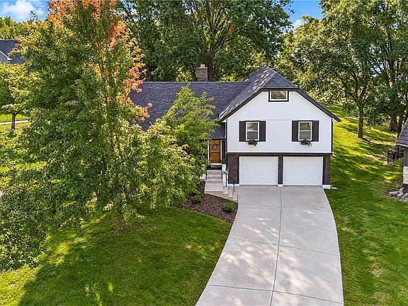 3rd image of 4085 SW Normandy Dr