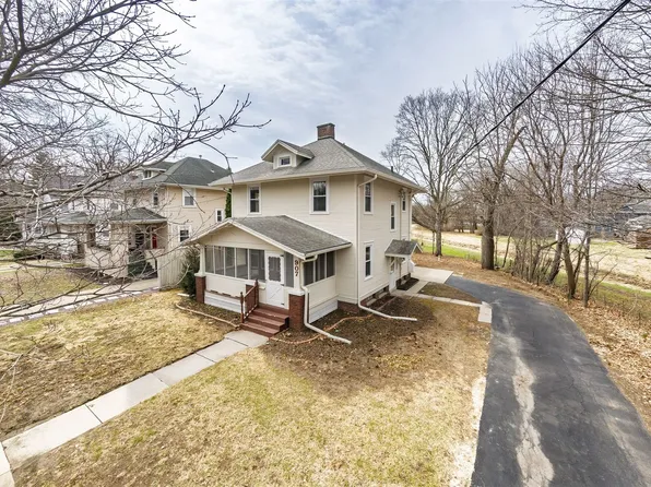 907 S Fell Ave, Normal, IL 61761