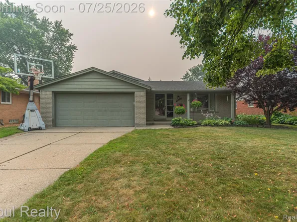 15520 Fitzgerald St, Livonia, MI 48154