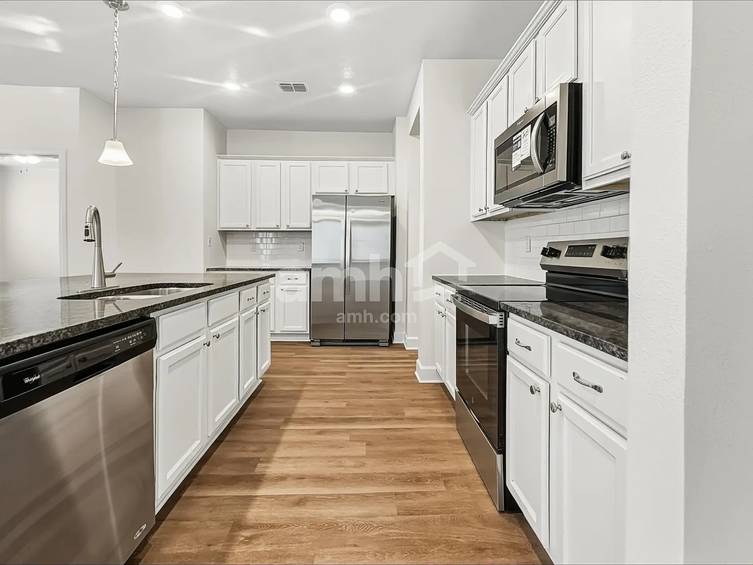 4 bed, 3.0 bath, 2193 sqft, $2,435 — Photo 3