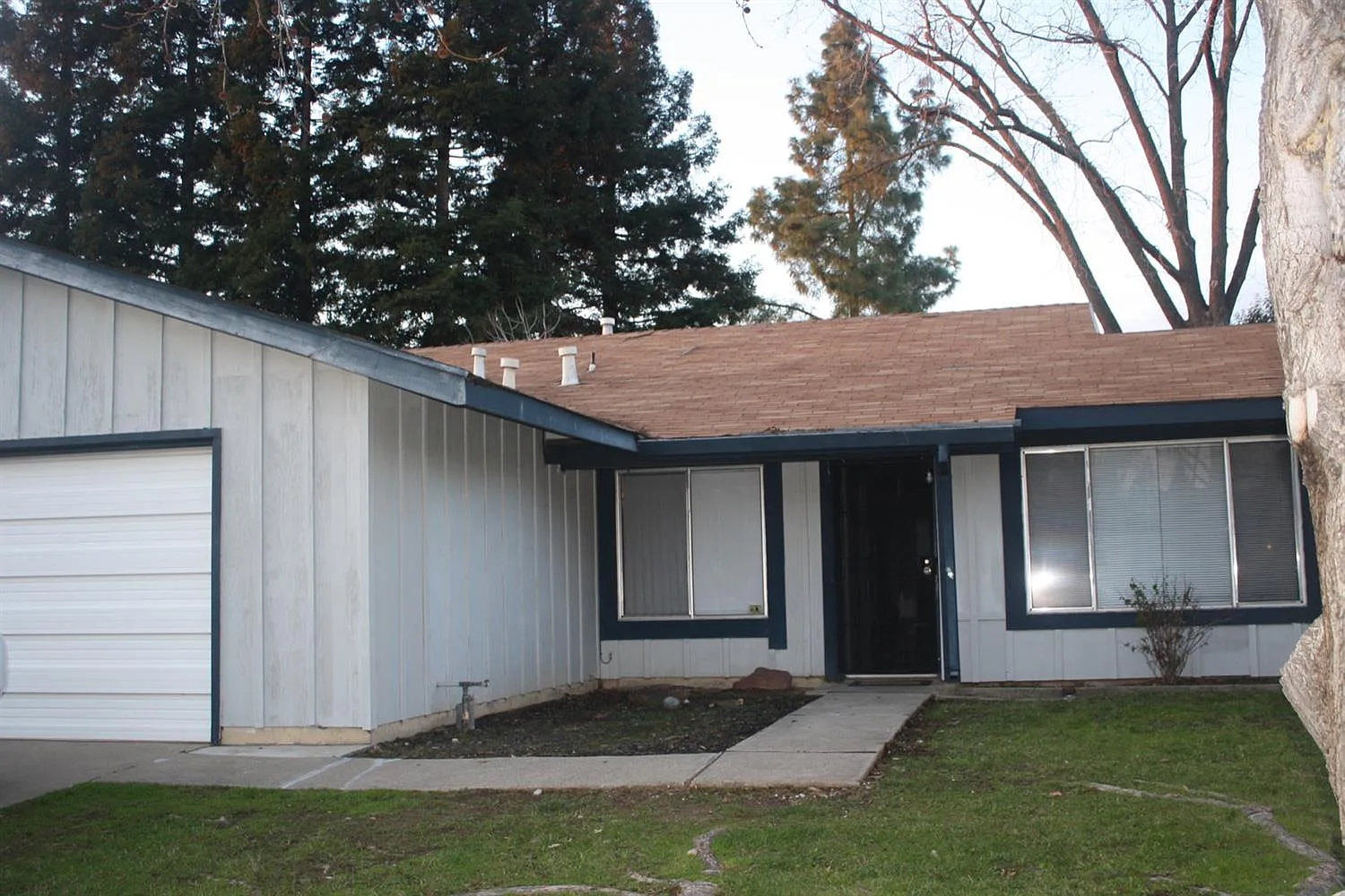 6055 Saddleback Way photo 1