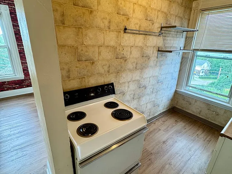 4451 Highridge Street — Photo 9