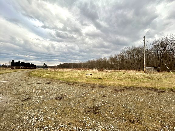 2nd image of 22133 Birchard Rd