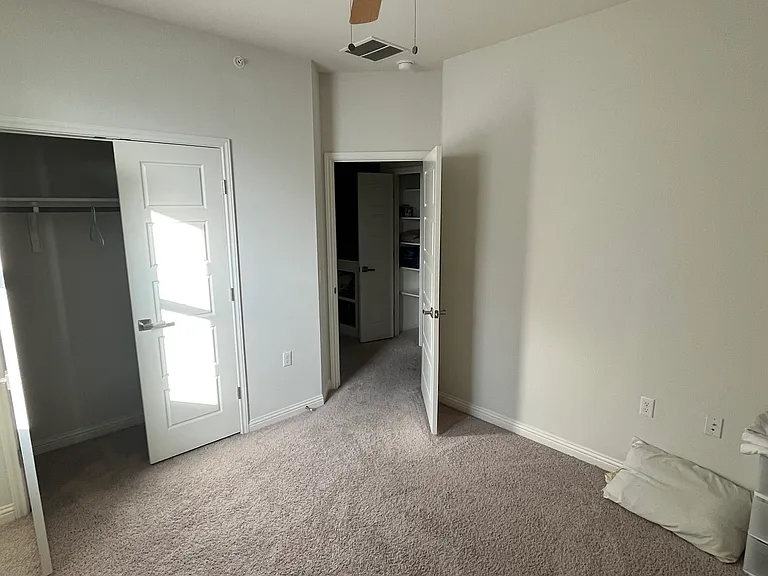 2707 Zach Scott St — Photo 6