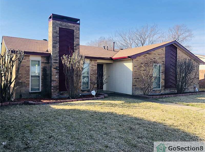 1st image of 2404 Whitson Way