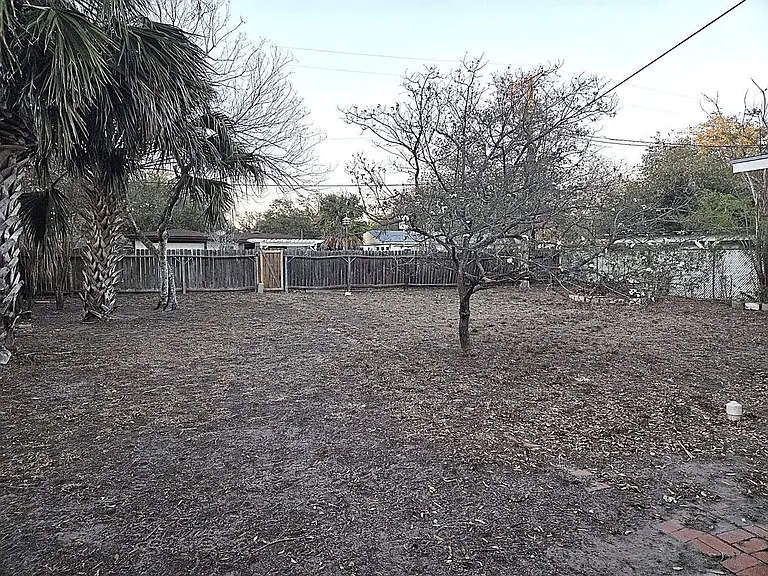 1204 W Lee Ave — Photo 22