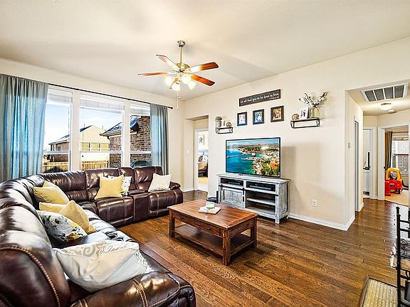 4th image of 913 Tara Dr