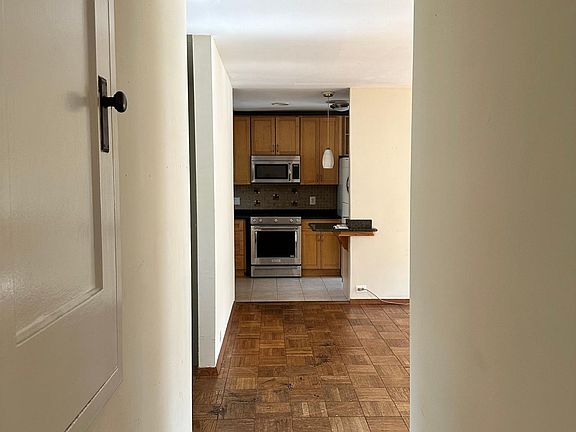 3rd image of 3258 Valley Dr